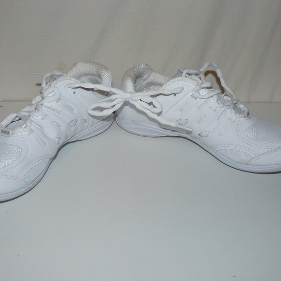 infinity tennis shoes